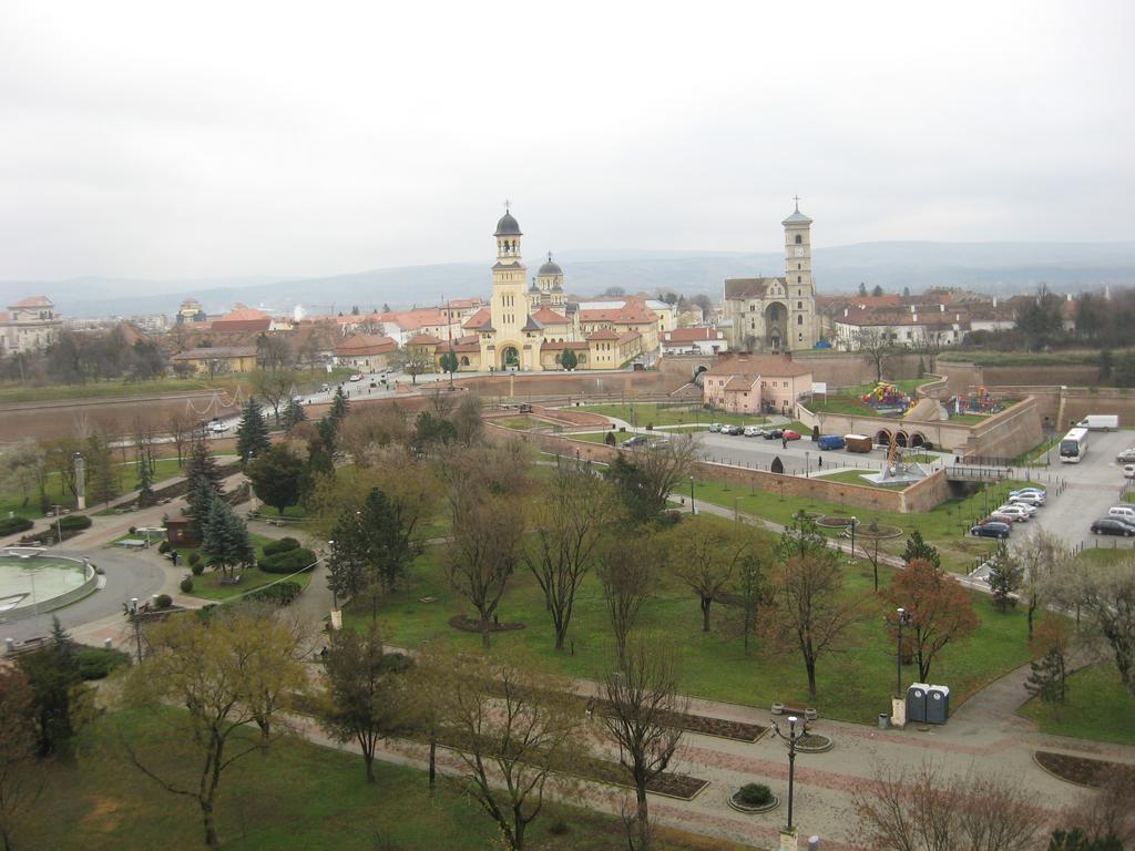 Panoramic Apartment Alba Iulia Exterior photo